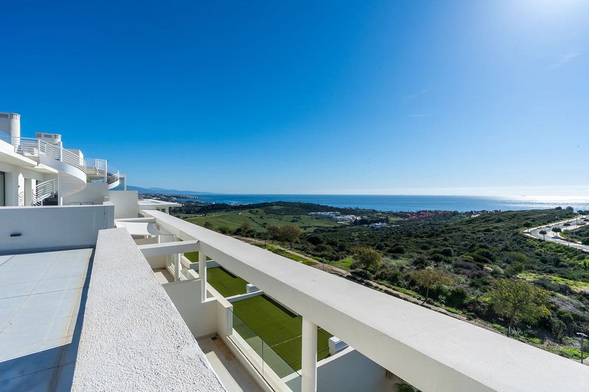 3 bedroom Penthouse for sale in Casares with pool - € 950,000 (Ref: 8122943)