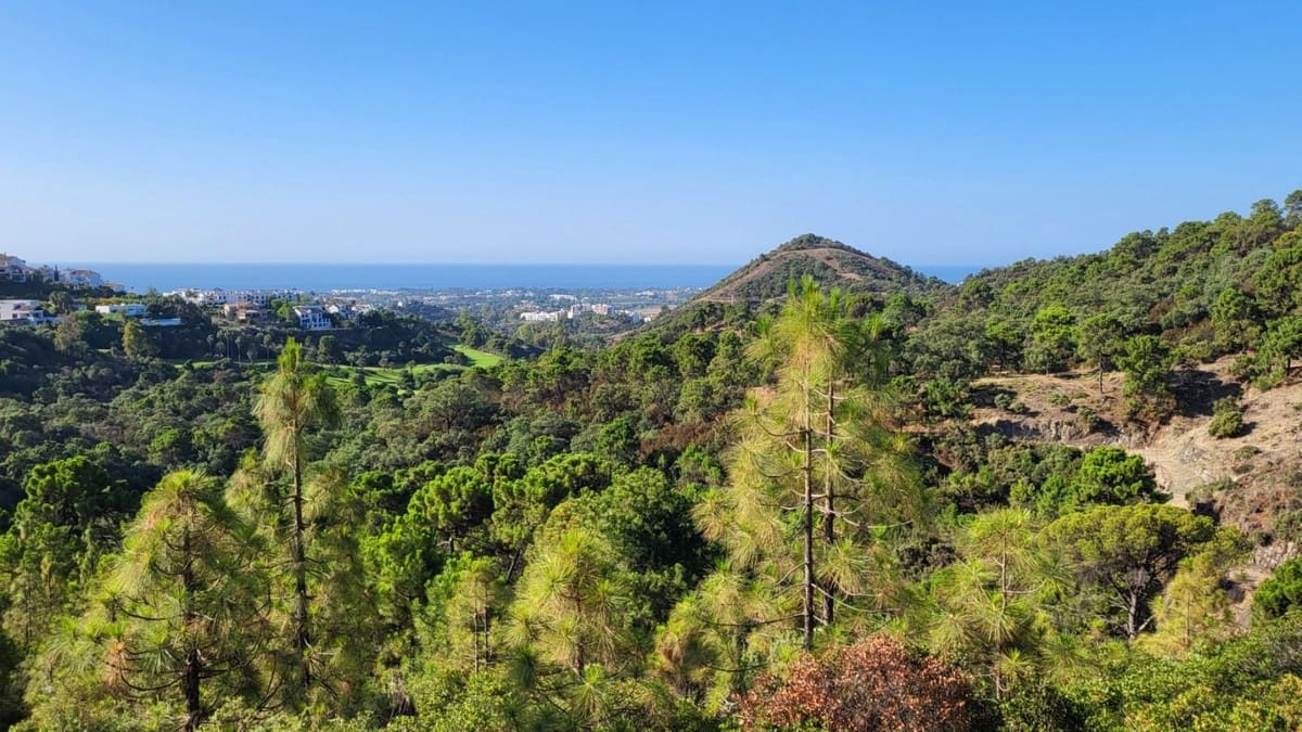 Building Plot for sale in Benahavis - € 2,450,000 (Ref: 8367344)