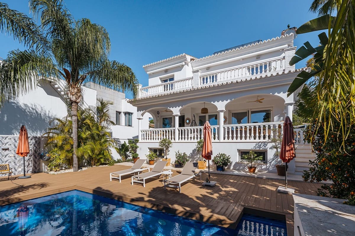 4 bedroom Villa for sale in Marbella - € 1,998,500 (Ref: 9472302)