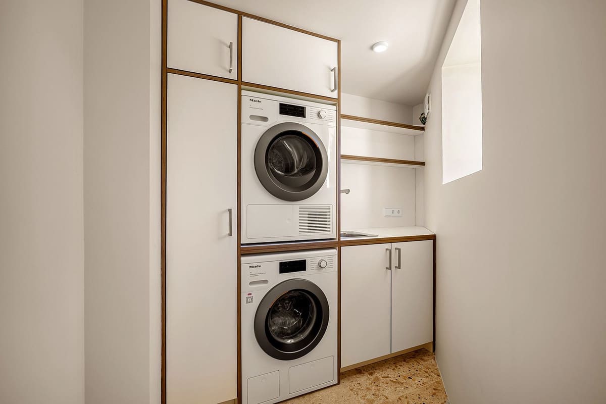 4 bedroom Villa for sale in Nueva Andalucia - € 3,100,000 (Ref: 9472303)