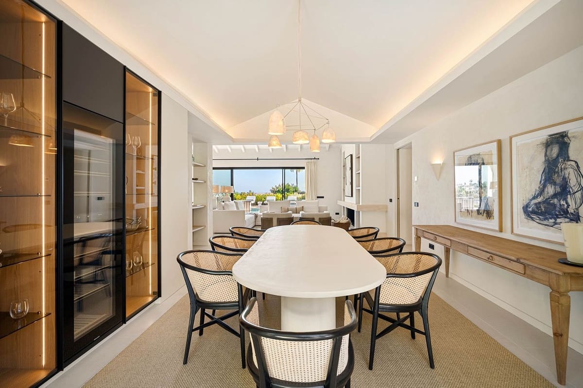 4 bedroom Villa for sale in Nueva Andalucia - € 3,950,000 (Ref: 9472304)