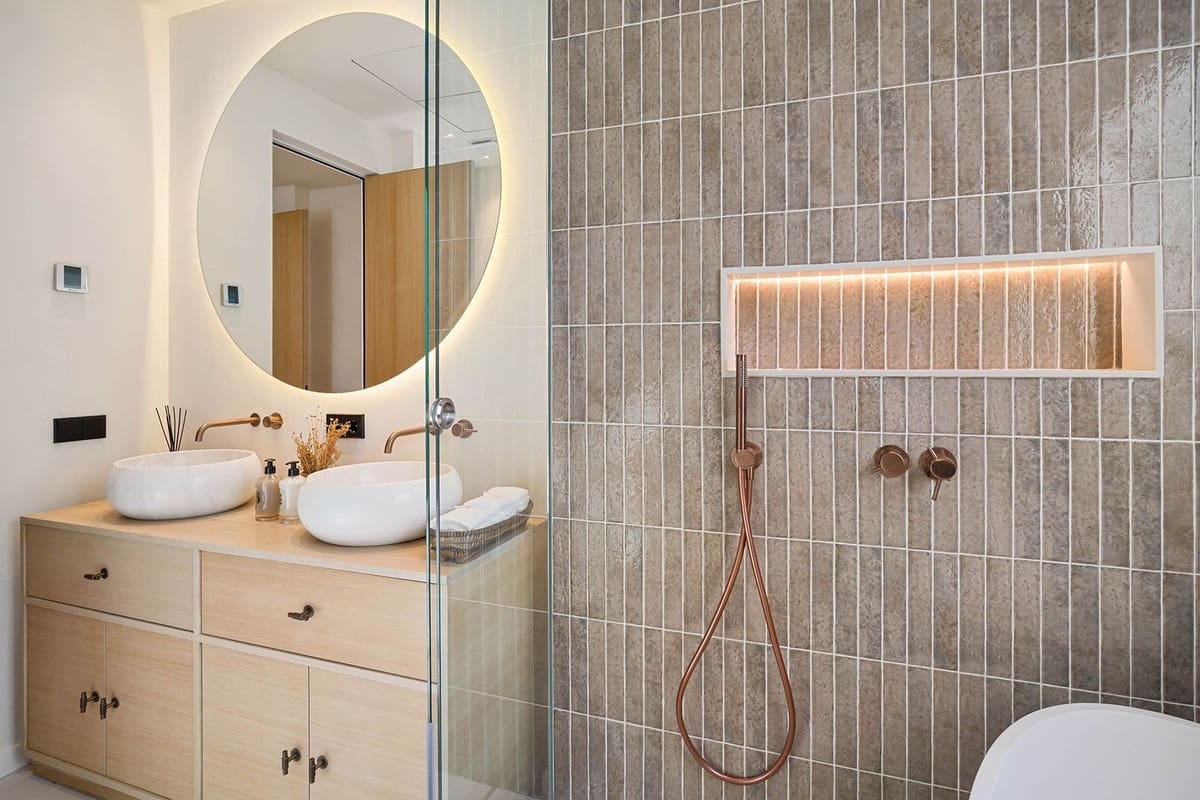 4 bedroom Villa for sale in Nueva Andalucia - € 3,950,000 (Ref: 9472304)