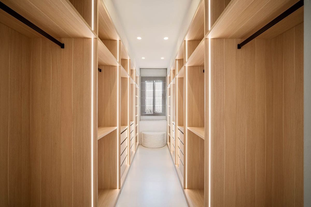 4 bedroom Villa for sale in Nueva Andalucia - € 3,685,000 (Ref: 9472304)