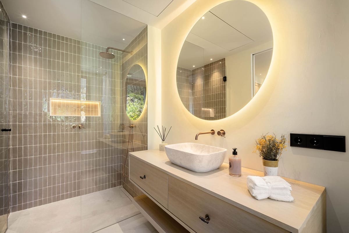 4 bedroom Villa for sale in Nueva Andalucia - € 3,685,000 (Ref: 9472304)