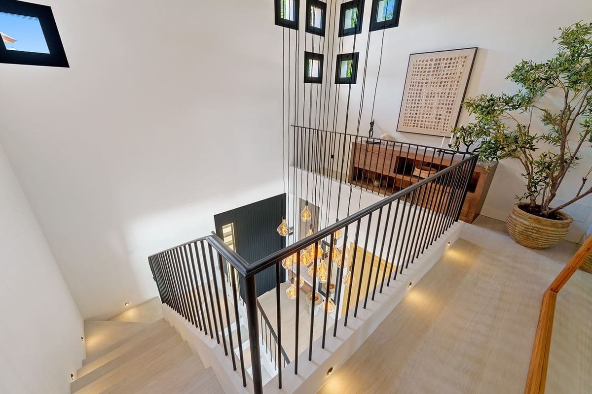 6 bedroom Villa for sale in Nueva Andalucia - € 11,950,000 (Ref: 9472305)