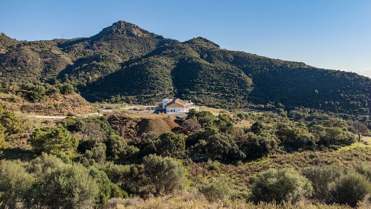 Terreno para Construção para venda em Benahavis - 495 000 € (Ref: 9472306)