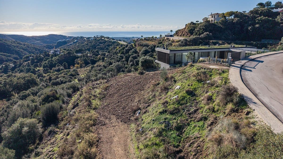 Terreno para Construção para venda em Benahavis - 495 000 € (Ref: 9472306)