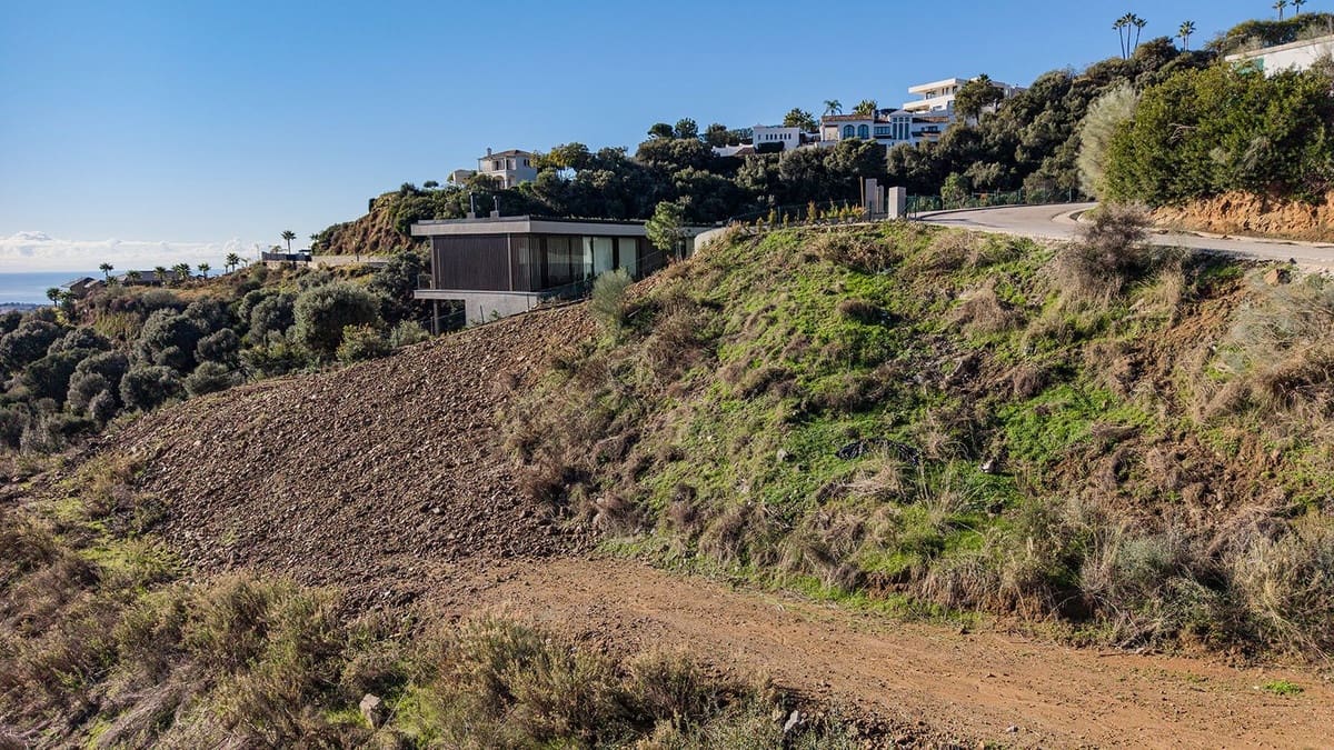 Terreno para Construção para venda em Benahavis - 495 000 € (Ref: 9472306)