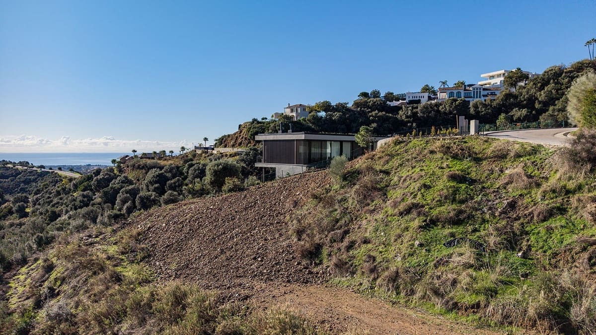 Terreno para Construção para venda em Benahavis - 495 000 € (Ref: 9472306)