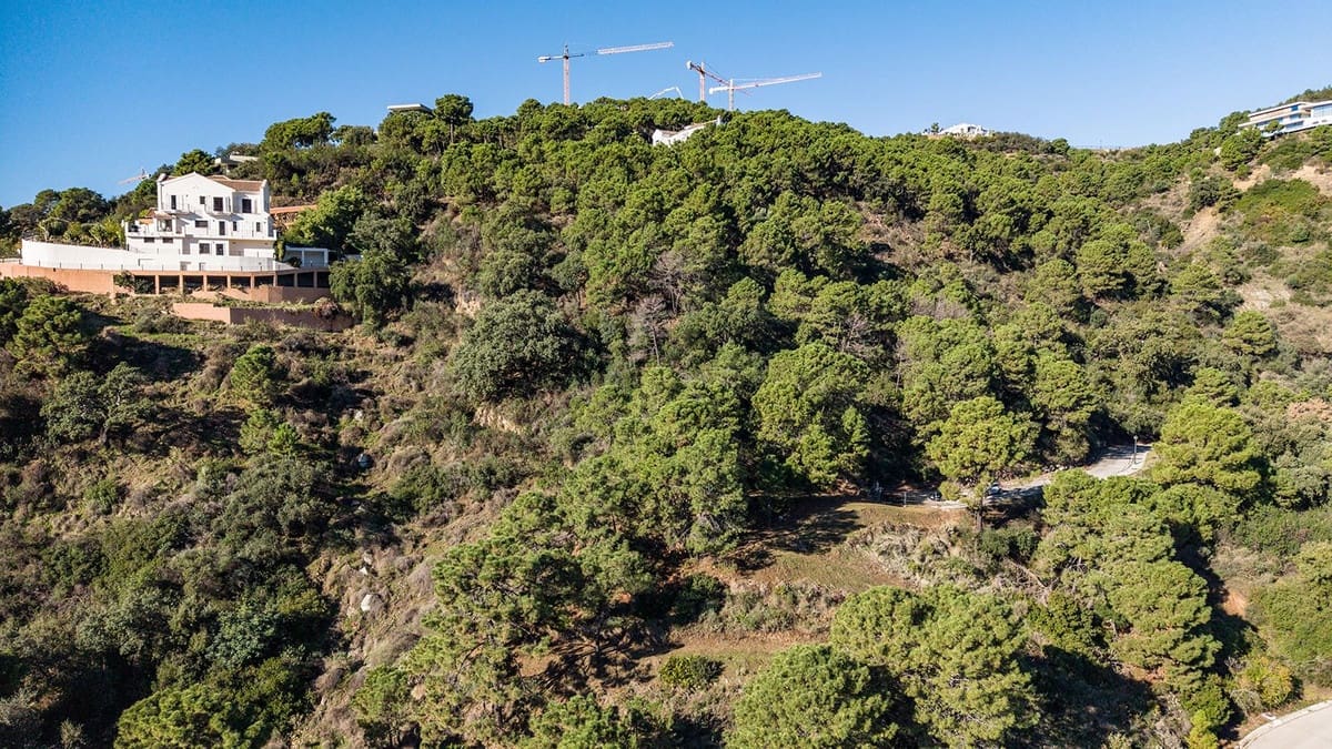 Działka budowlana na sprzedaż w Benahavis - 495 000 € (Ref: 9472307)