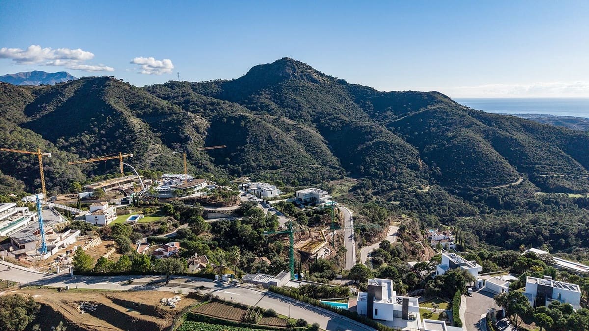 Chalet de 3 habitaciones en Benahavís en venta - 1.800.000 € (Ref: 9472309)