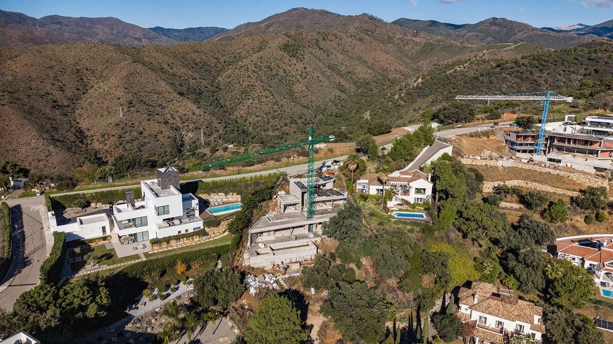 Chalet de 3 habitaciones en Benahavís en venta - 1.800.000 € (Ref: 9472309)