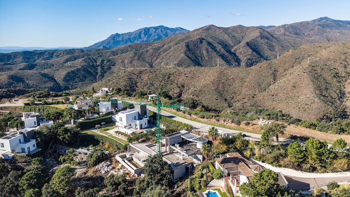 Chalet de 3 habitaciones en Benahavís en venta - 2.000.000 € (Ref: 9472309)