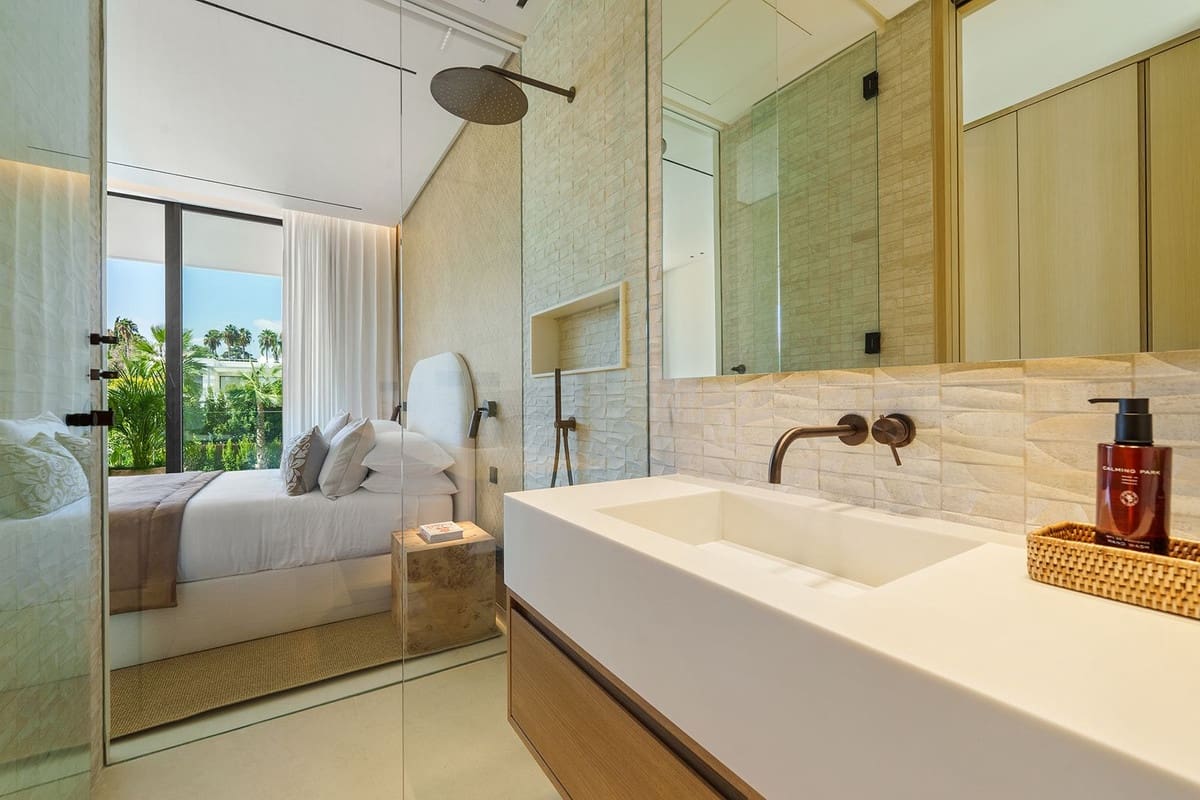 5 bedroom Villa for sale in Golden Mile - € 5,995,000 (Ref: 9472310)