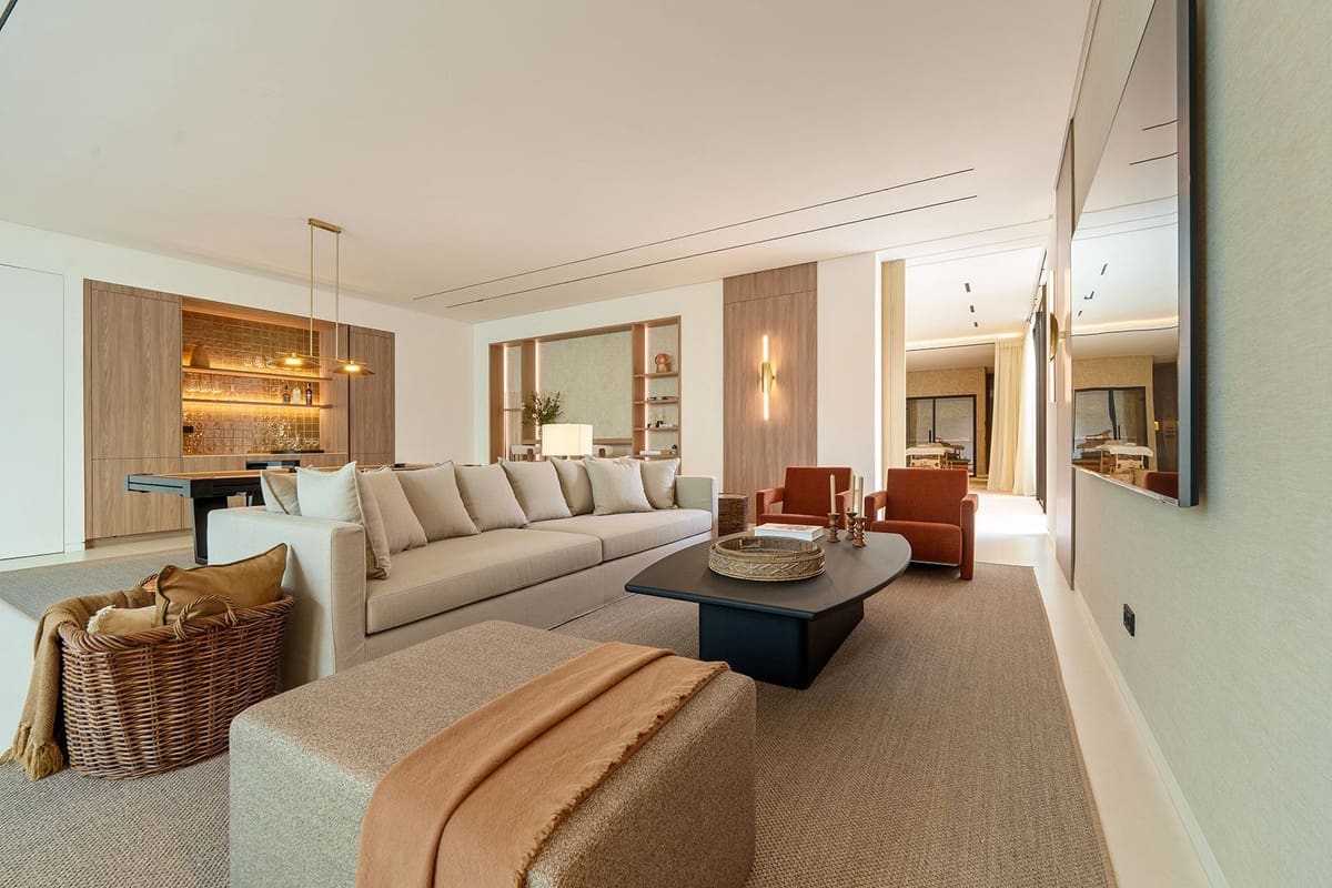 5 bedroom Villa for sale in Golden Mile - € 5,995,000 (Ref: 9472310)