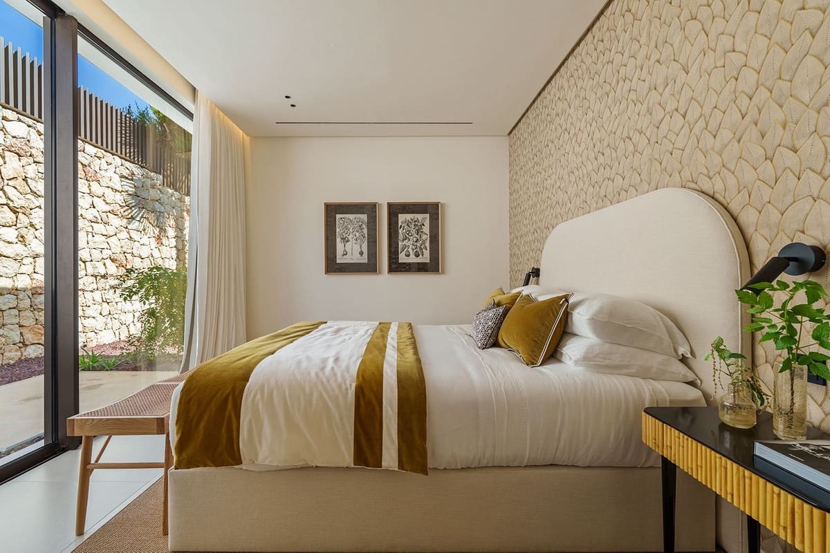 5 bedroom Villa for sale in Golden Mile - € 5,995,000 (Ref: 9472310)