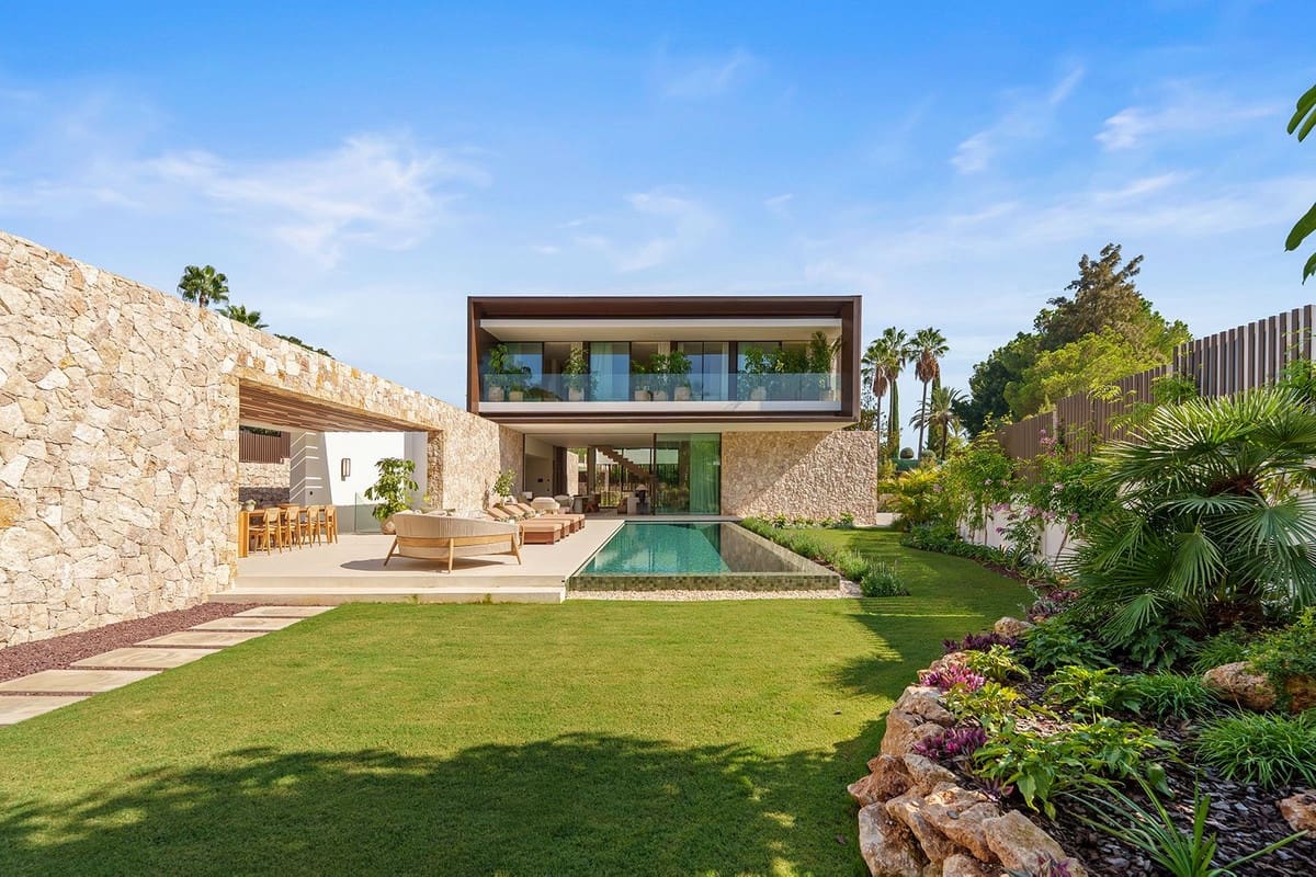 5 bedroom Villa for sale in Golden Mile - € 5,995,000 (Ref: 9472310)
