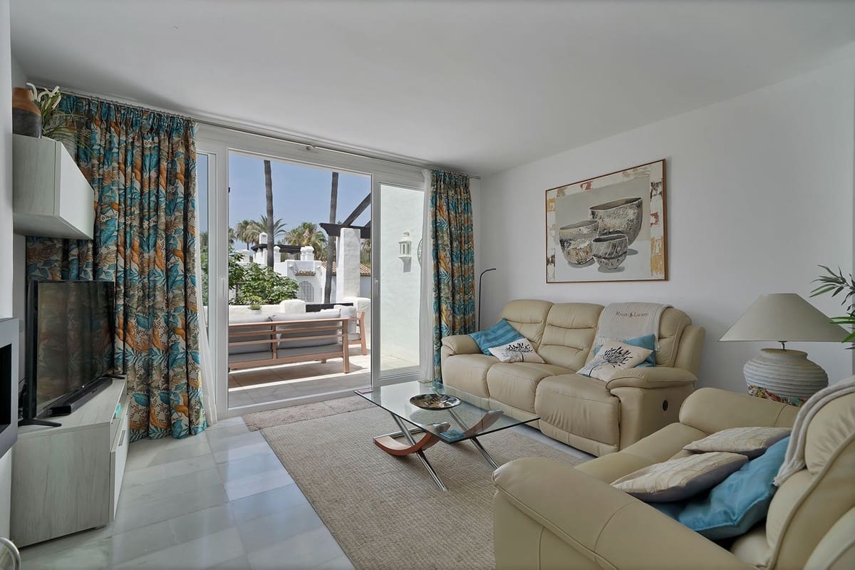 3 soveværelse Penthouse til salg i Estepona med swimmingpool garage - € 925.000 (Ref: 9472313)