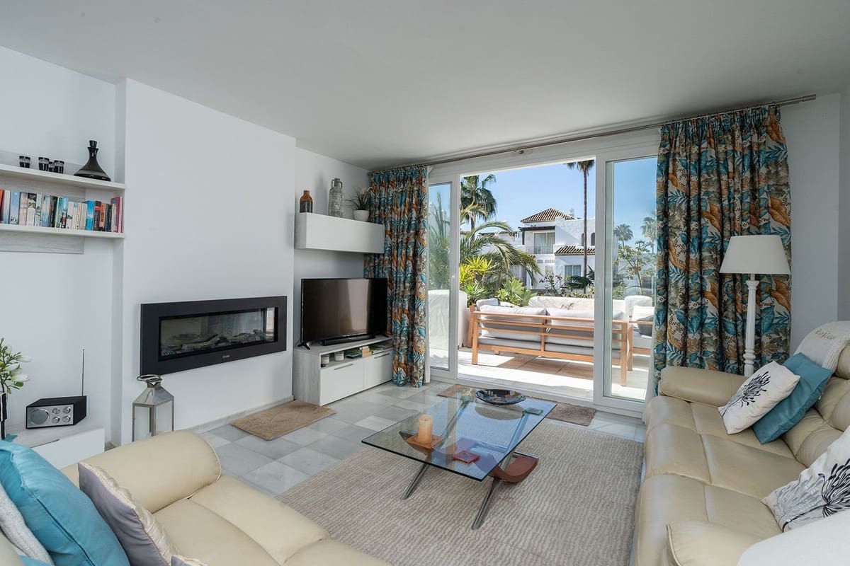3 soveværelse Penthouse til salg i Estepona med swimmingpool garage - € 925.000 (Ref: 9472313)