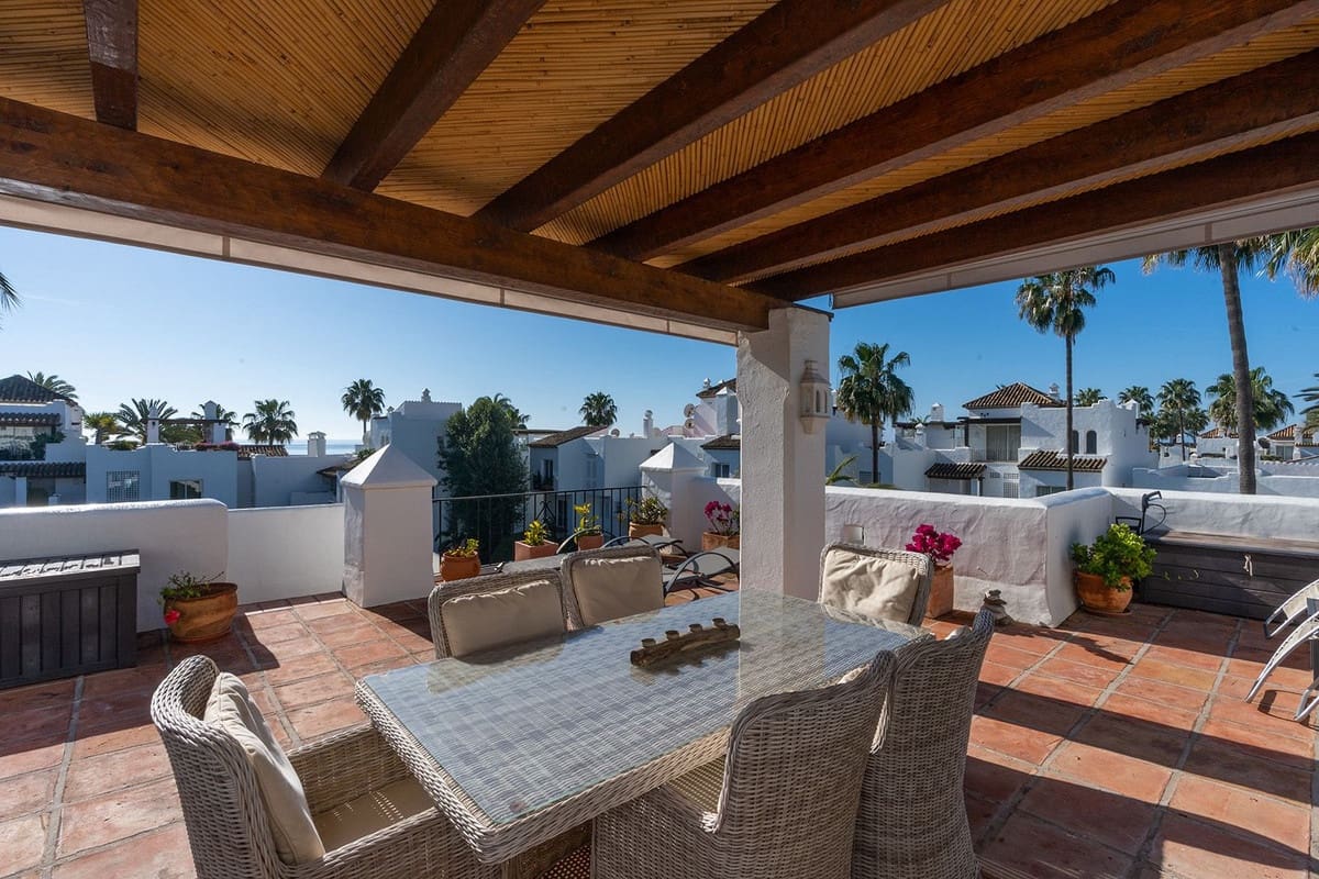 3 soveværelse Penthouse til salg i Estepona med swimmingpool garage - € 925.000 (Ref: 9472313)