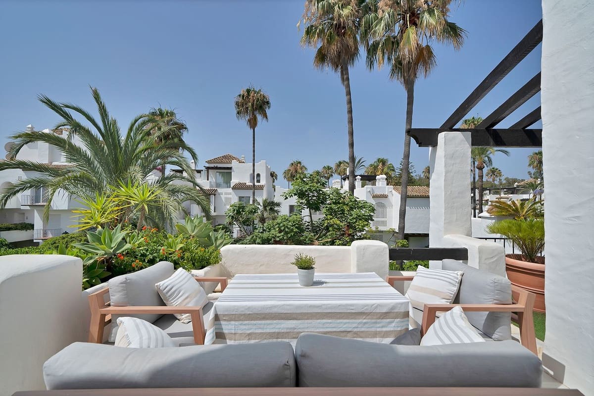 3 soveværelse Penthouse til salg i Estepona med swimmingpool garage - € 925.000 (Ref: 9472313)