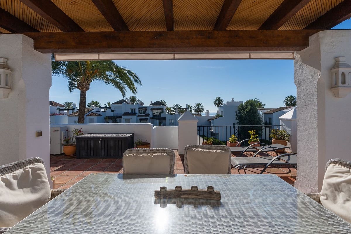 3 soveværelse Penthouse til salg i Estepona med swimmingpool garage - € 925.000 (Ref: 9472313)