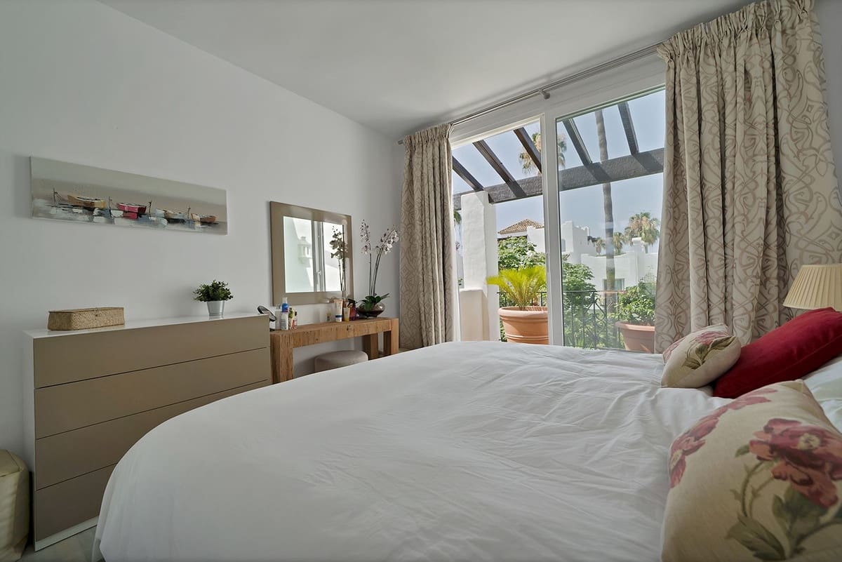 3 soveværelse Penthouse til salg i Estepona med swimmingpool garage - € 925.000 (Ref: 9472313)