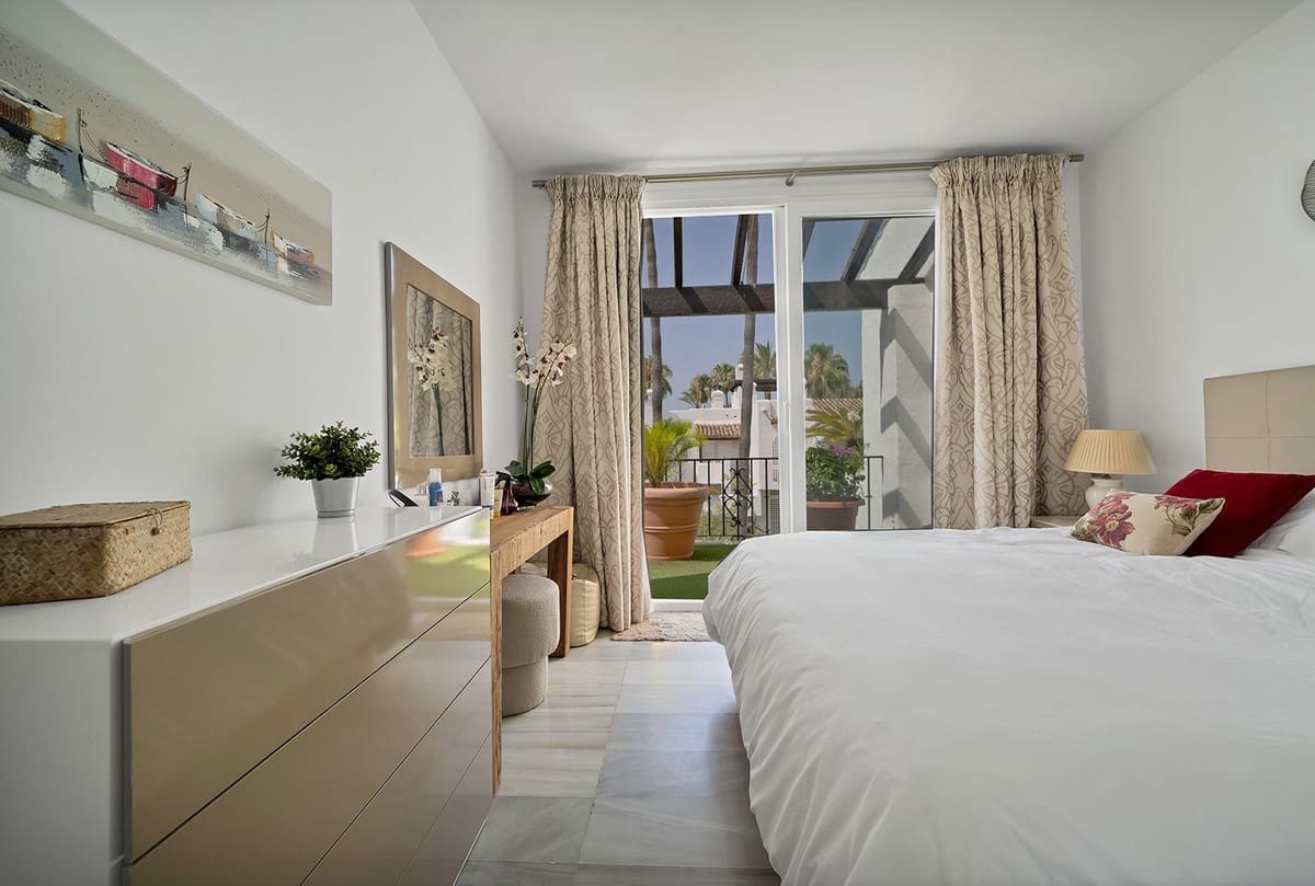 3 soveværelse Penthouse til salg i Estepona med swimmingpool garage - € 925.000 (Ref: 9472313)