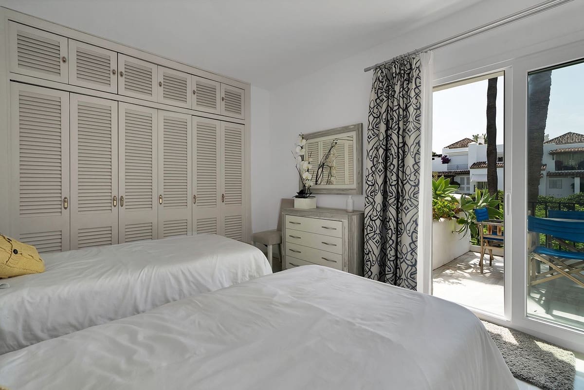 3 soveværelse Penthouse til salg i Estepona med swimmingpool garage - € 925.000 (Ref: 9472313)