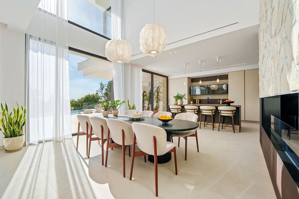 5 bedroom Villa for sale in La Quinta - € 5,495,000 (Ref: 9472318)