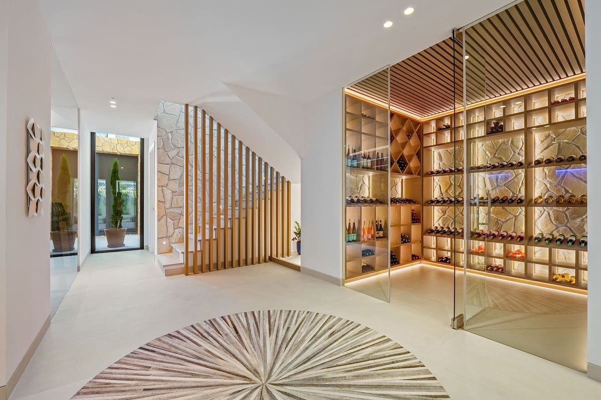 5 bedroom Villa for sale in La Quinta - € 5,495,000 (Ref: 9472318)