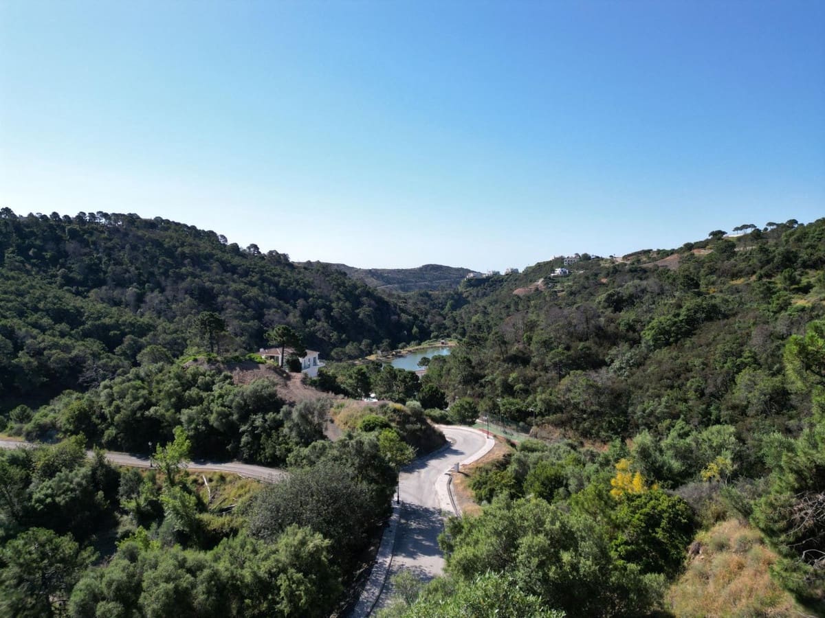 Building Plot for sale in Benahavis - € 395,000 (Ref: 9472346)