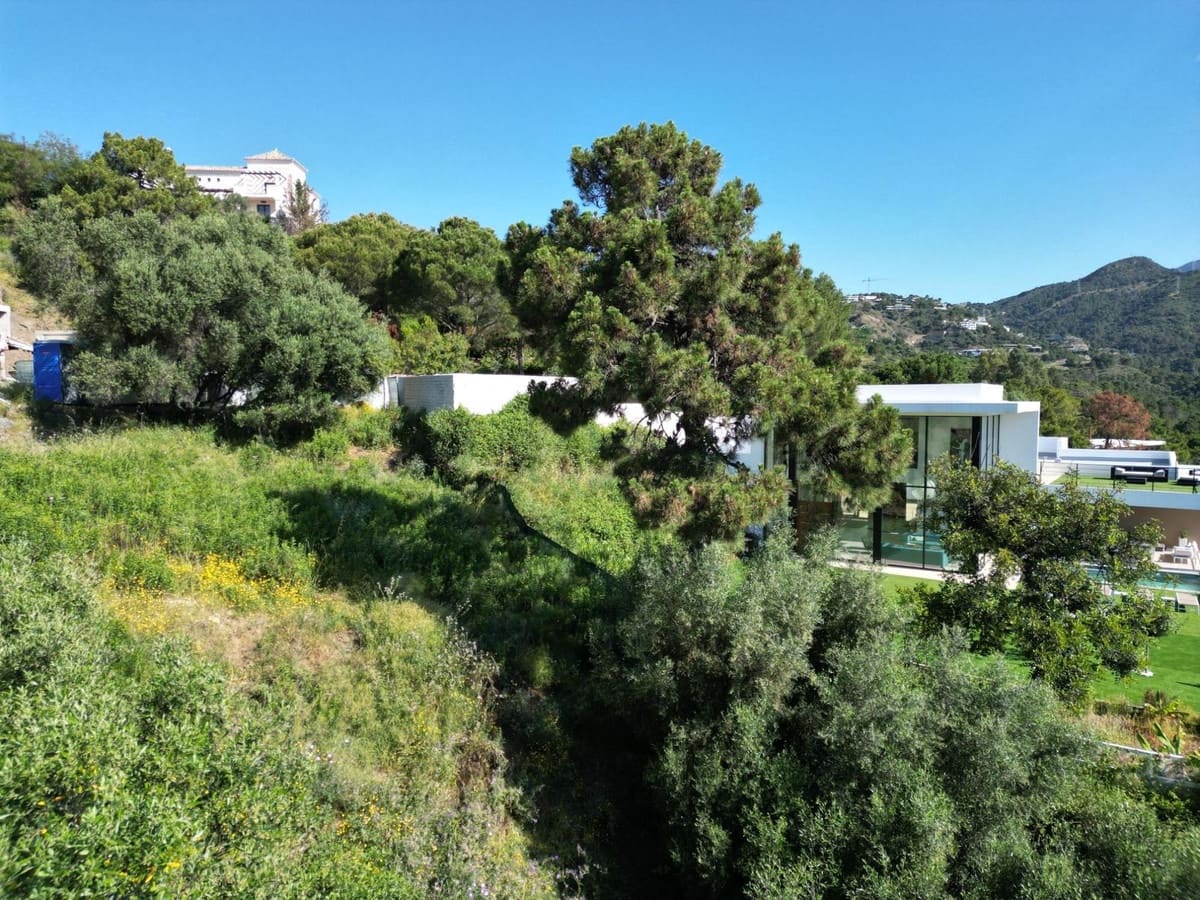 Building Plot for sale in Benahavis - € 395,000 (Ref: 9472346)