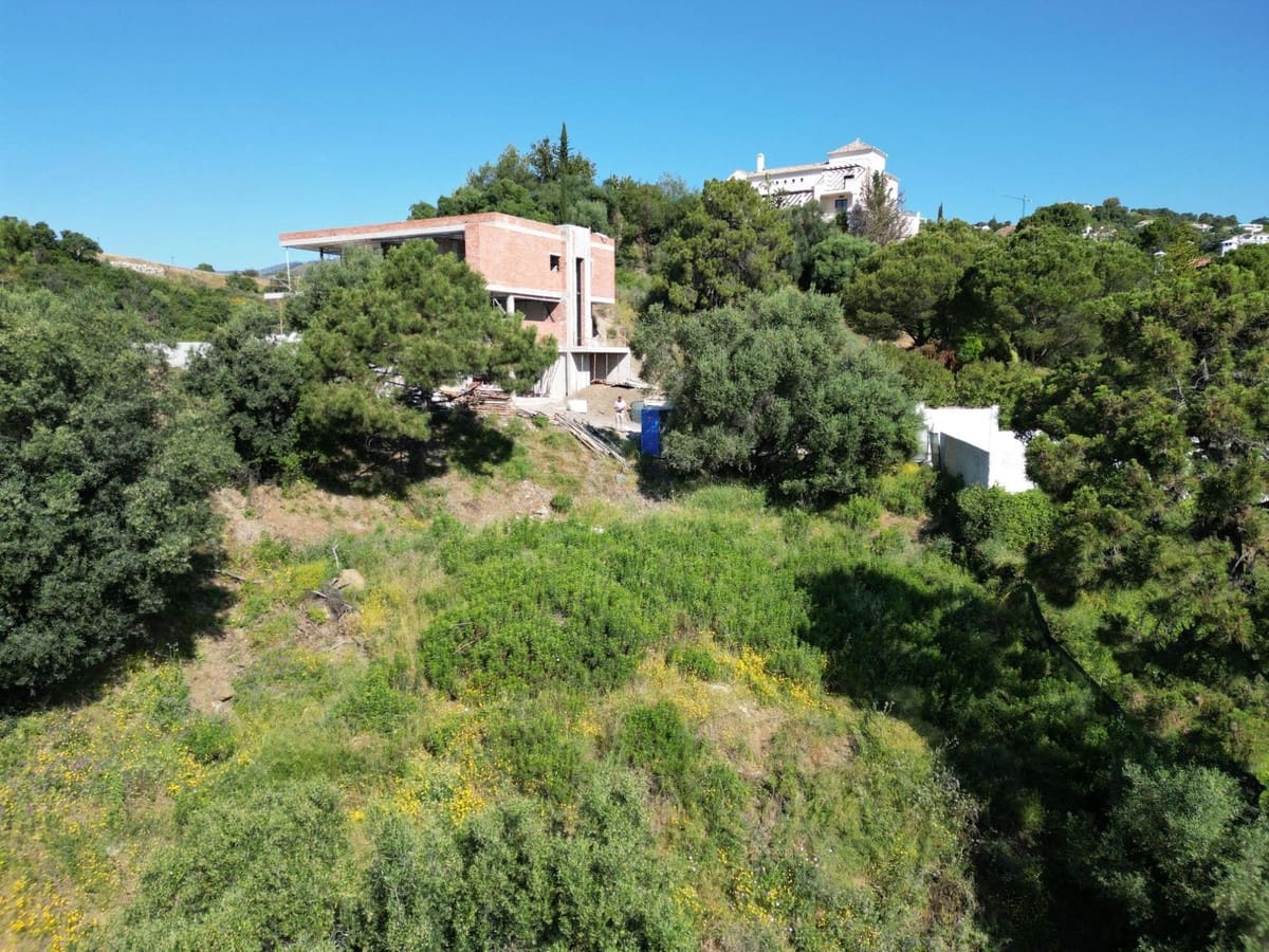 Building Plot for sale in Benahavis - € 395,000 (Ref: 9472346)