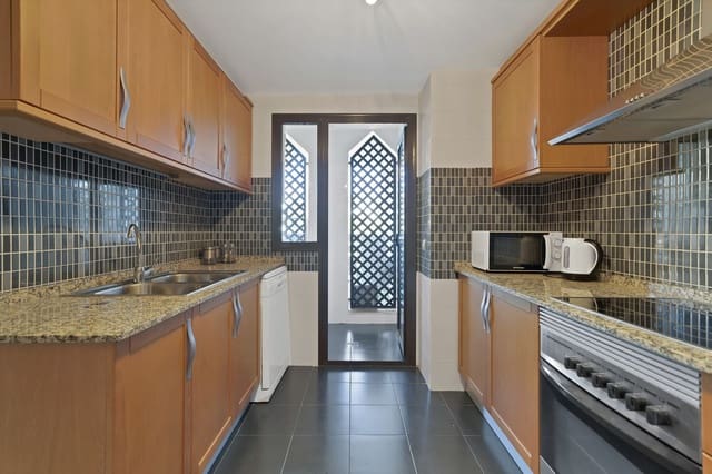 2 sypialnia Apartament na sprzedaż w Selwo, Estepona z basenem garażem - 339 000 € (Ref: 9472347)