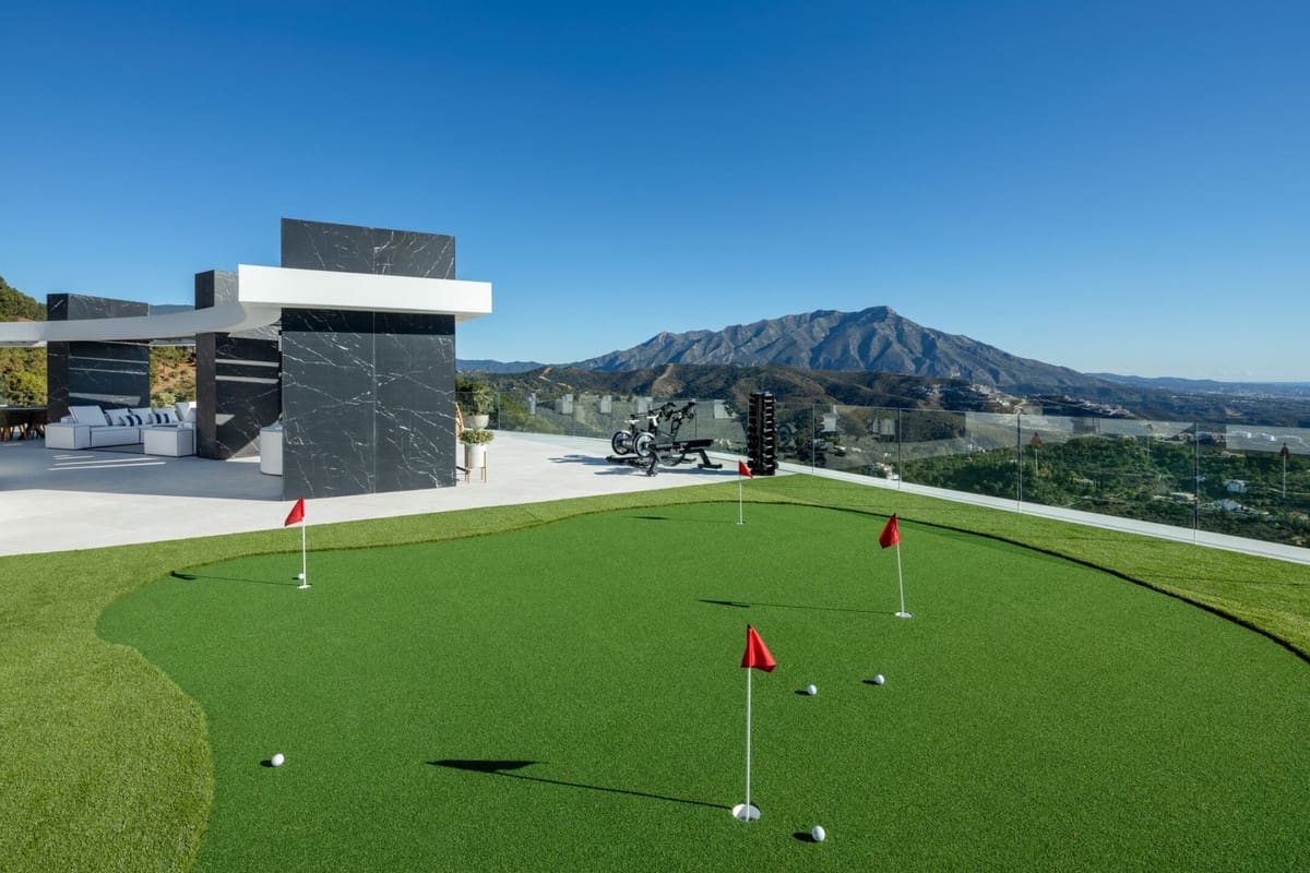 9 bedroom Villa for sale in La Zagaleta with pool garage - € 30,000,000 (Ref: 9472350)