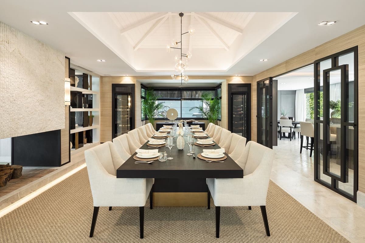 7 bedroom Villa for sale in Nueva Andalucia - € 19,500,000 (Ref: 9472352)