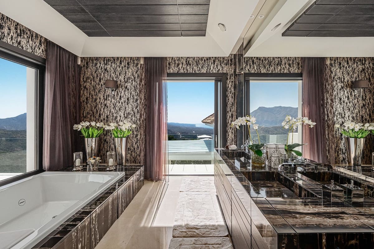 7 bedroom Villa for sale in La Zagaleta - € 17,500,000 (Ref: 9472354)