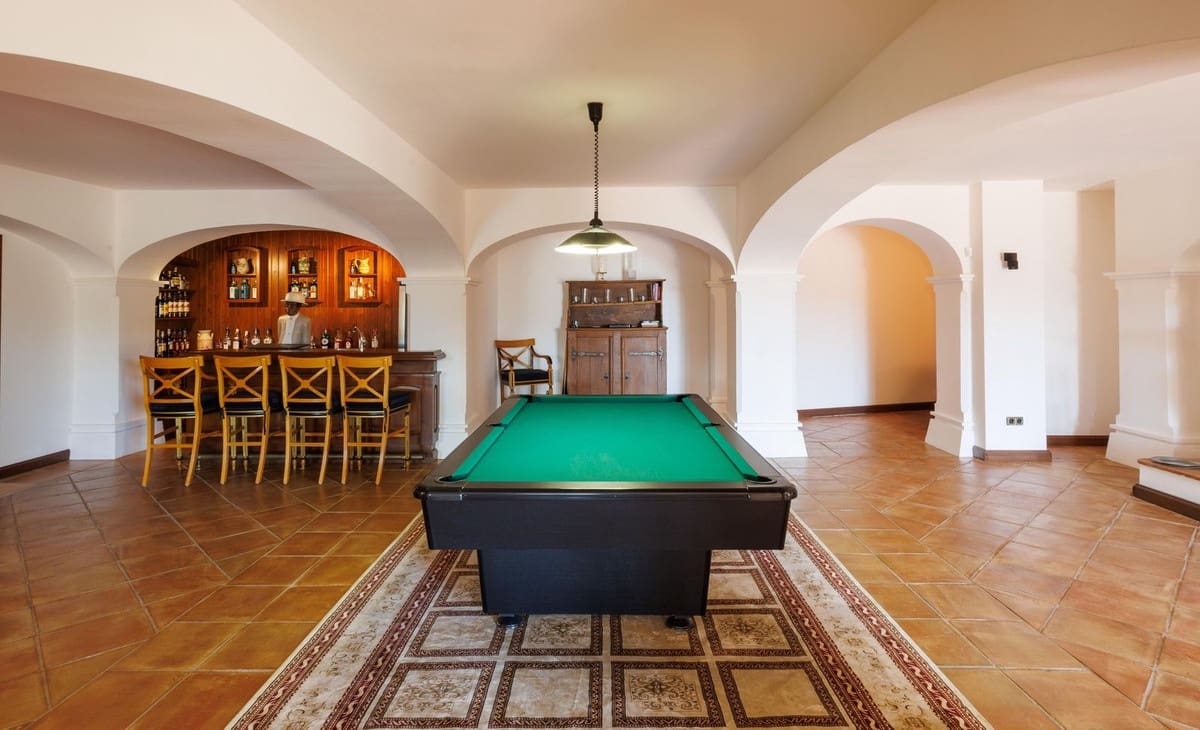 8 bedroom Villa for sale in La Zagaleta with pool garage - € 14,750,000 (Ref: 9472355)