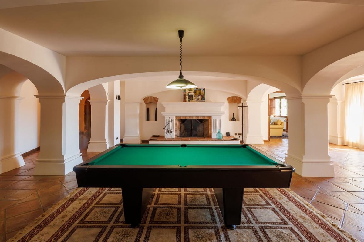 8 bedroom Villa for sale in La Zagaleta with pool garage - € 14,750,000 (Ref: 9472355)