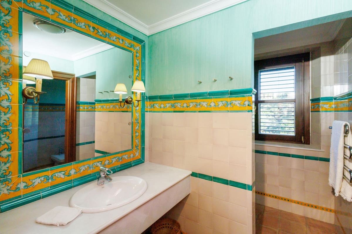 8 bedroom Villa for sale in La Zagaleta with pool garage - € 14,750,000 (Ref: 9472355)