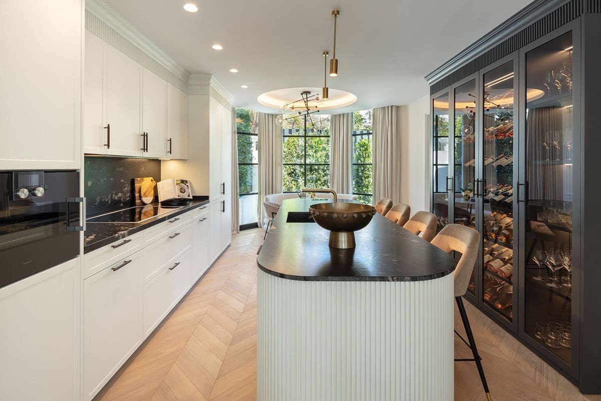 6 bedroom Villa for sale in Marbella - € 14,500,000 (Ref: 9472356)