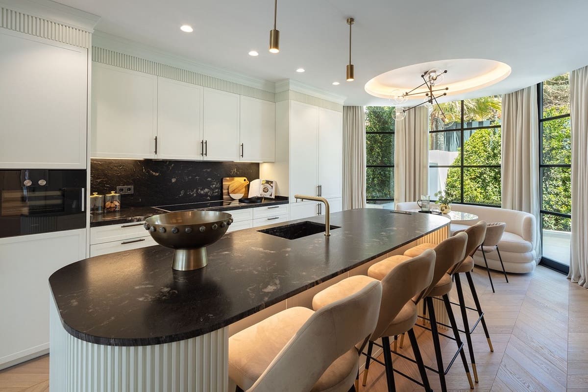 6 bedroom Villa for sale in Marbella - € 14,500,000 (Ref: 9472356)