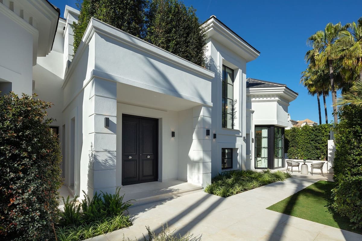 6 bedroom Villa for sale in Marbella - € 14,500,000 (Ref: 9472356)