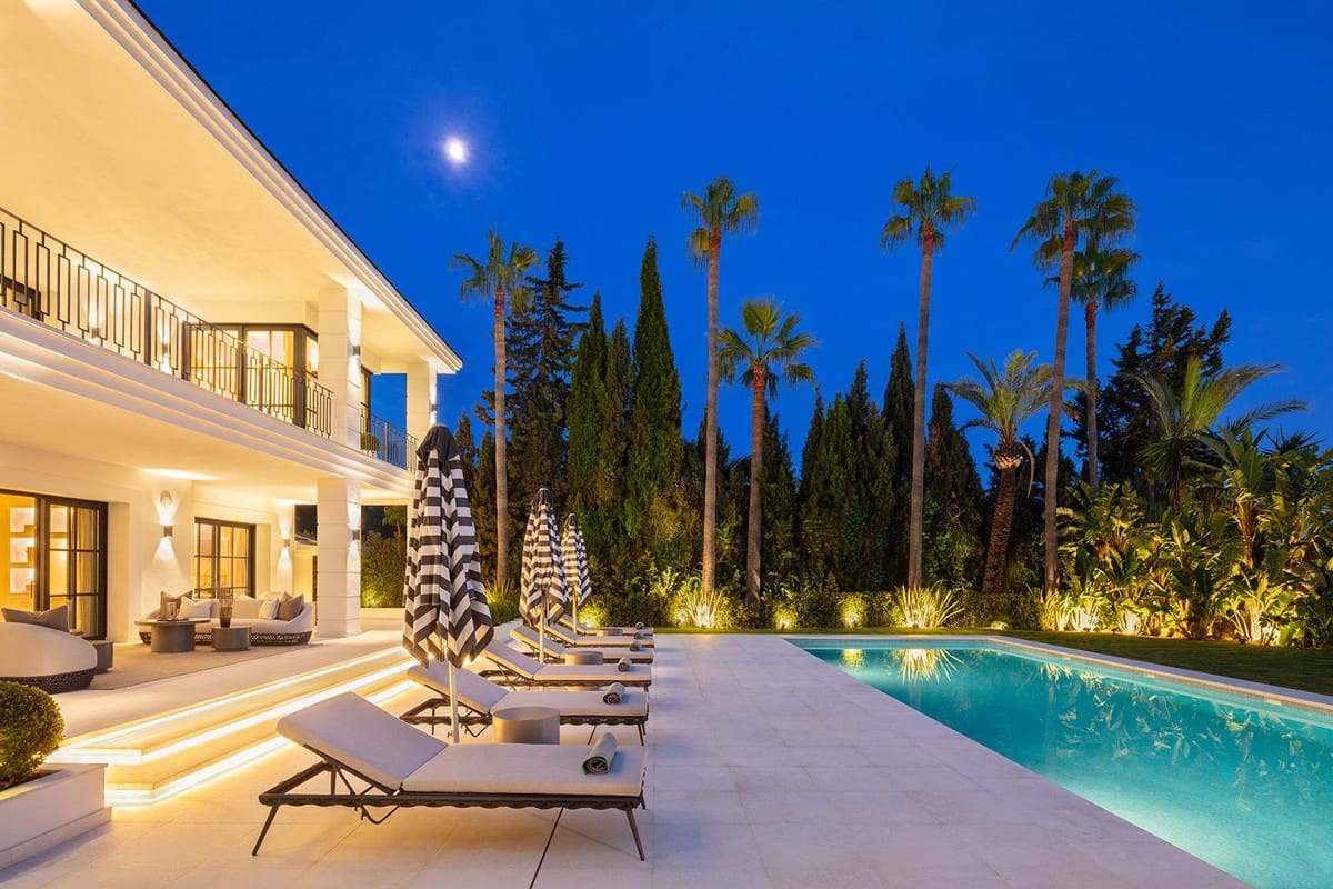 6 bedroom Villa for sale in Marbella - € 14,500,000 (Ref: 9472356)