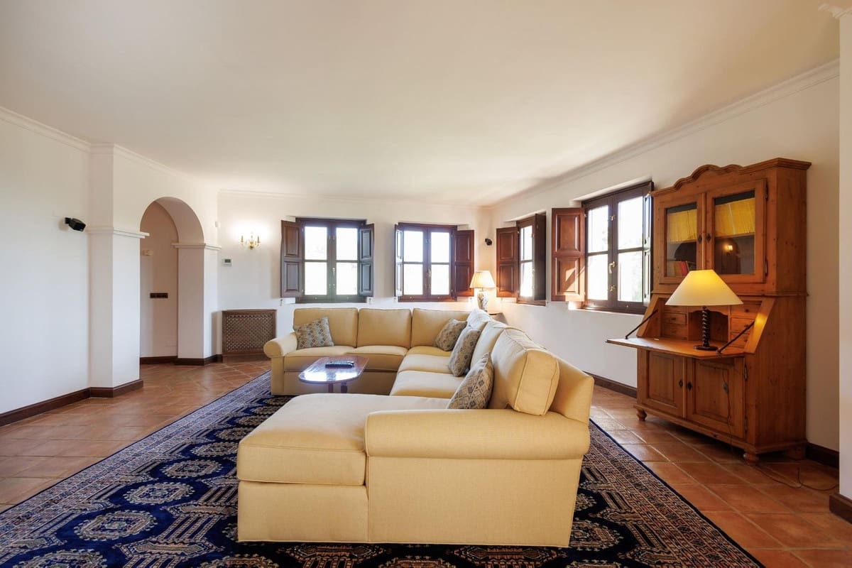 8 bedroom Villa for sale in La Zagaleta with pool garage - € 10,500,000 (Ref: 9472361)