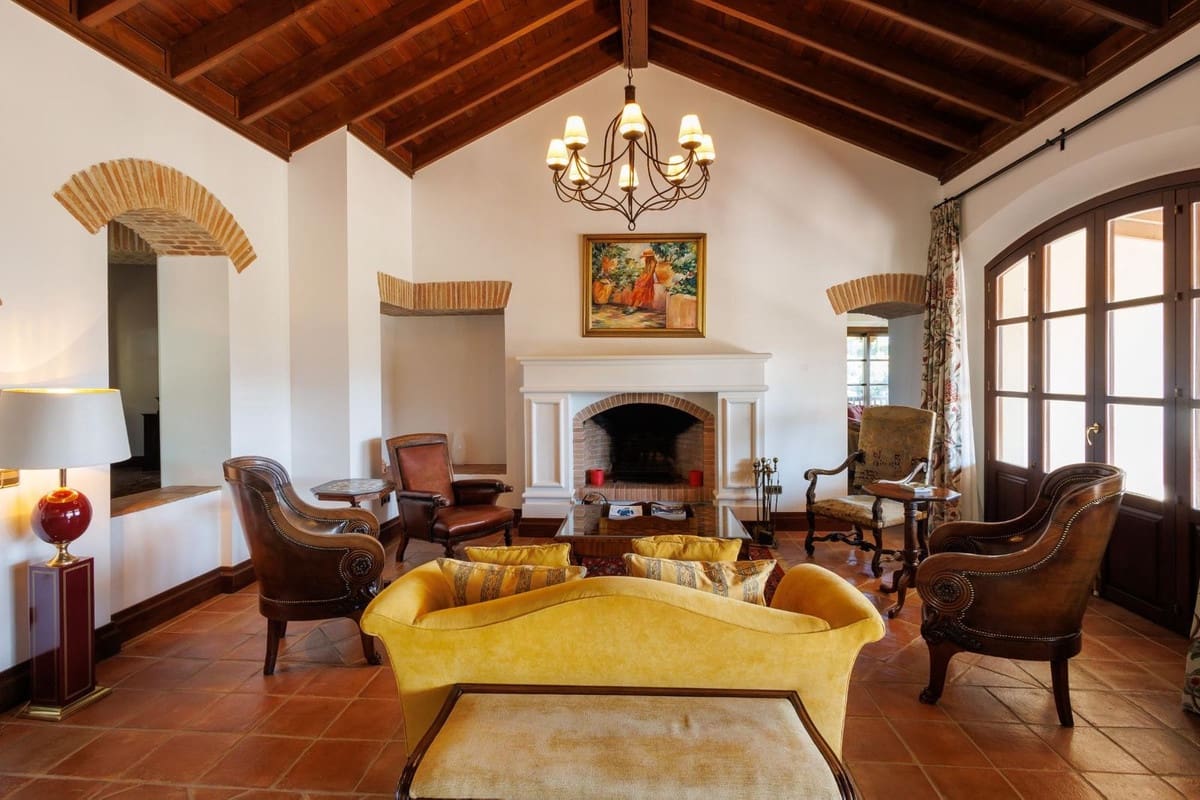 8 bedroom Villa for sale in La Zagaleta with pool garage - € 10,500,000 (Ref: 9472361)