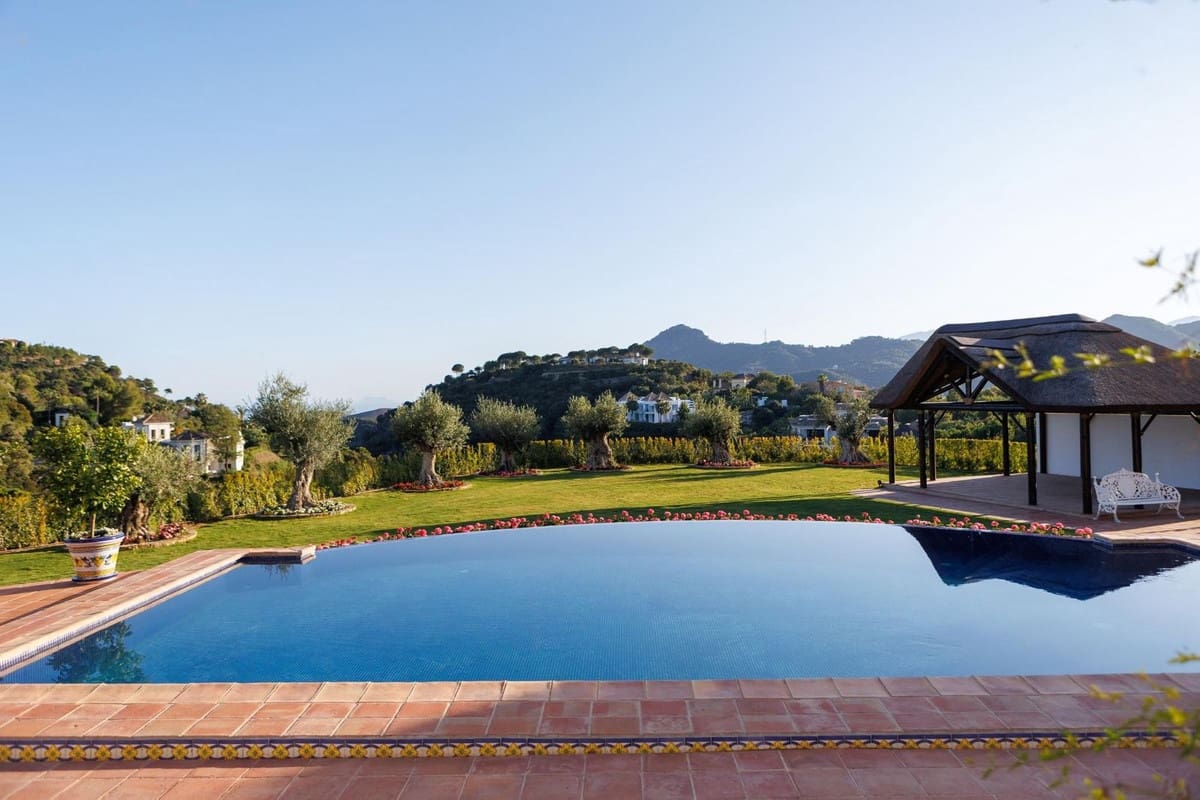 8 bedroom Villa for sale in La Zagaleta with pool garage - € 10,500,000 (Ref: 9472361)