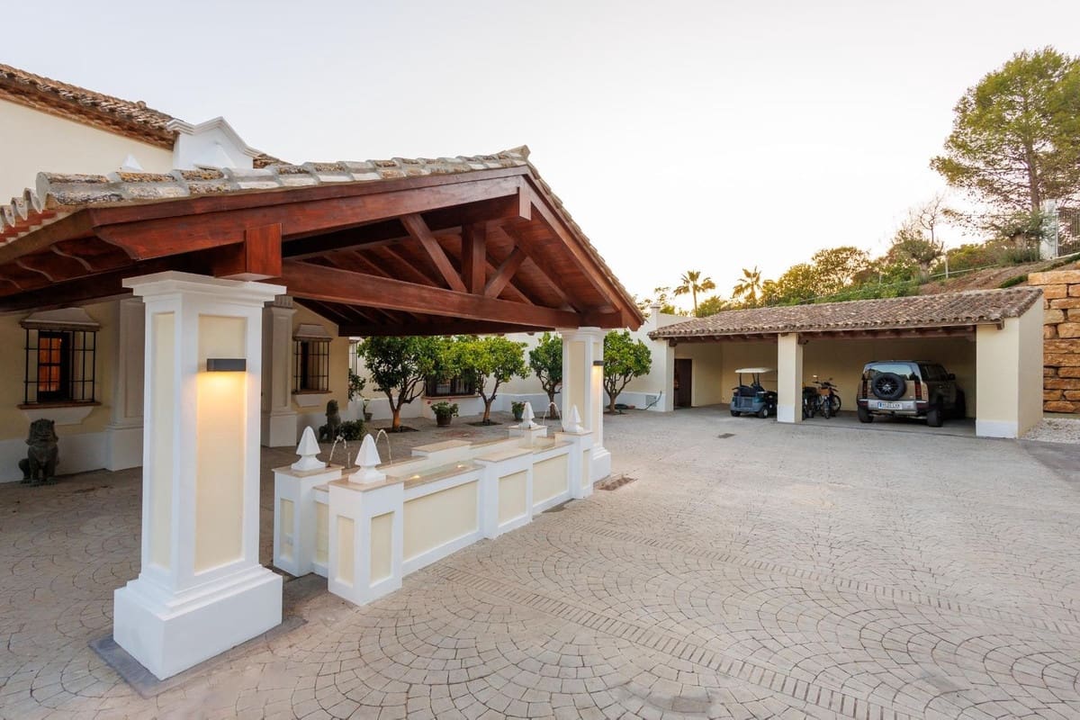 Chalet de 8 habitaciones en La Zagaleta en venta con piscina garaje - 10.500.000 € (Ref: 9472361)