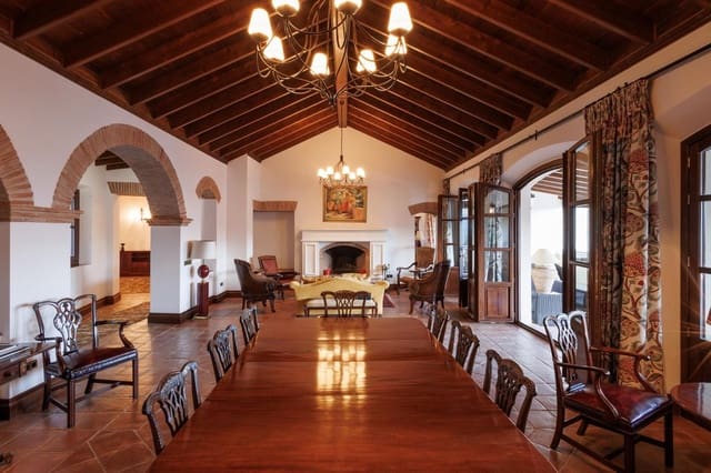 Chalet de 8 habitaciones en La Zagaleta, Benahavís en venta con piscina garaje - 10.500.000 € (Ref: 9472361)